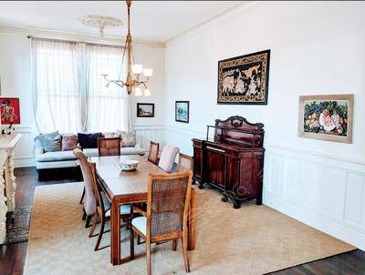 Epic Victorian Mansion - 2,000 square feet of historical landmarkElegant Dining Room with Towering Ceilings基础图库29